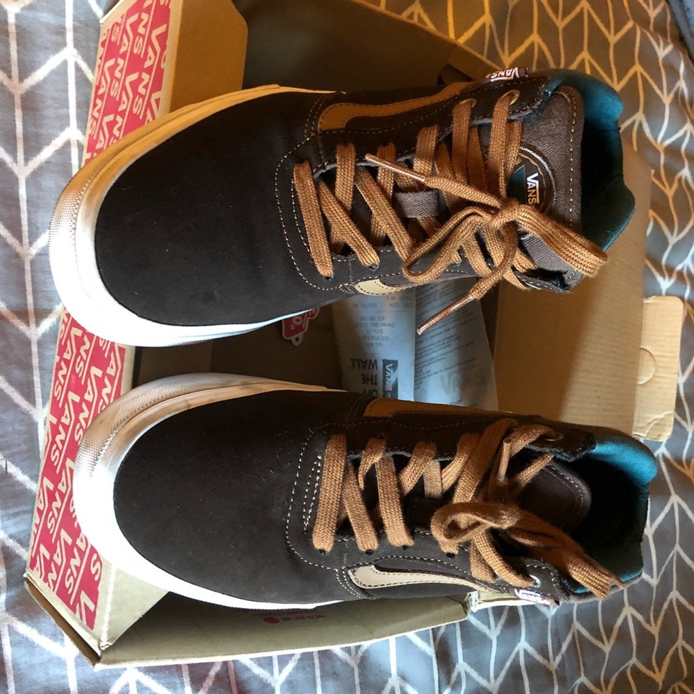 Brown Vans, Sk8-Hi.